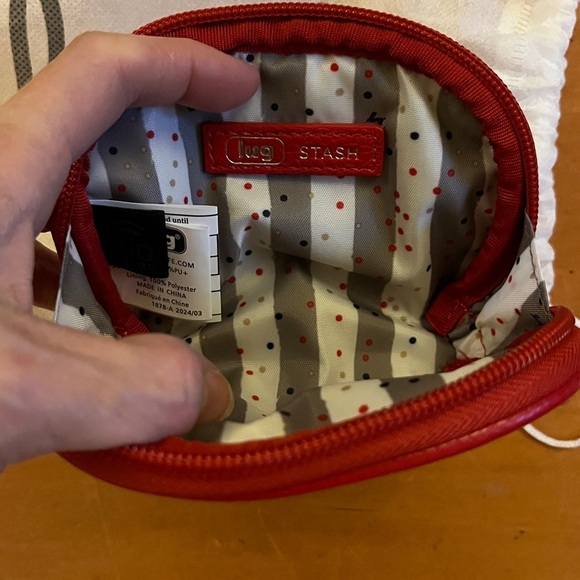 NWT Lug Stash Zip Classic VL (Vegan Leather) RFID Pouch - Poppy Red - Picture 6 of 9
